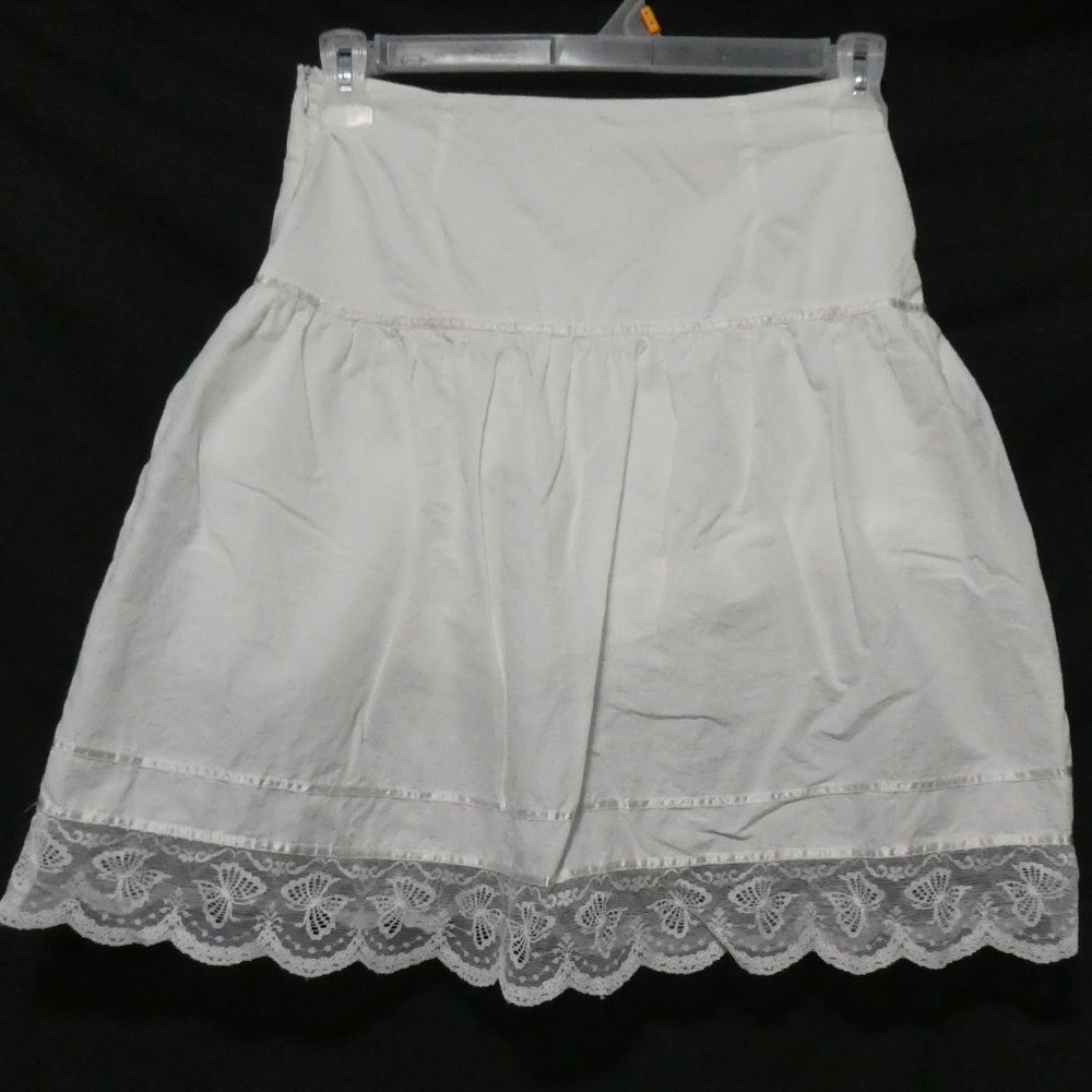 THE GLORIA SHOP, size 165/70A, large lined lace butterfly striped skirt